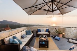 Die neue Villa Galateia, Terrasse mit Blick auf die Bucht von Falassarna